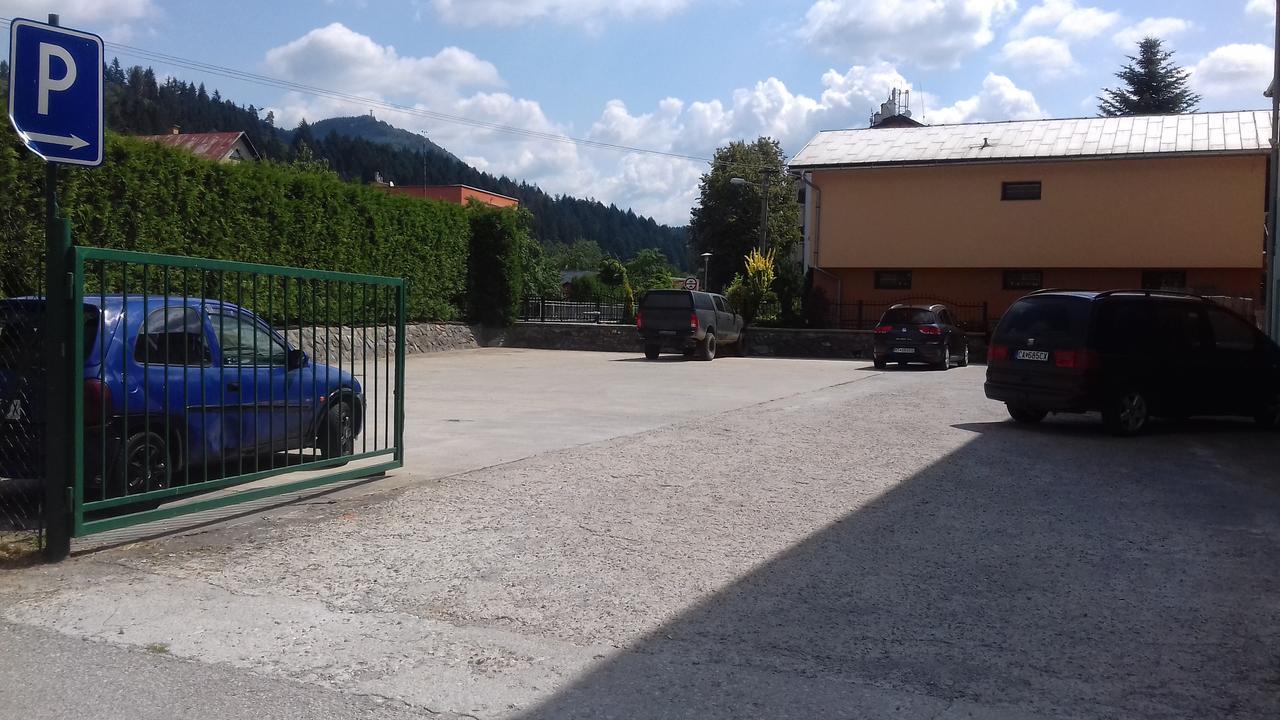 Penzion Anton Teplička nad Váhom Exterior foto